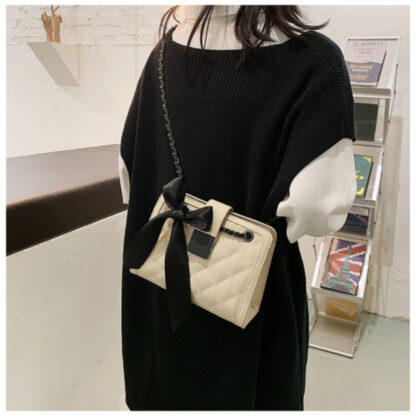 Henry Bow Purse - Image 10