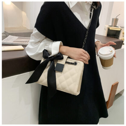 Henry Bow Purse - Image 11